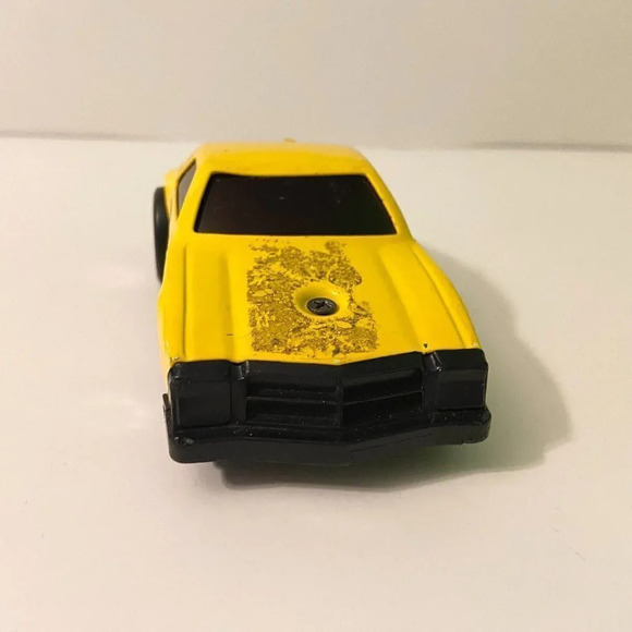 Vintage  Tonka Clutch Poppers Chevrolet Laguna 5 Inch Yellow Car - Picture 3 of 11